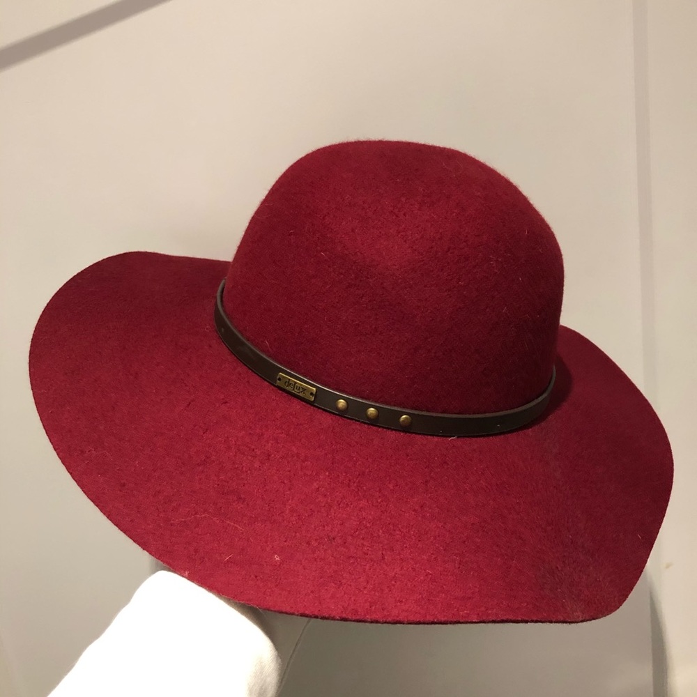 Delux Cashmere Hat